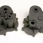 TRA4991 Gearbox Halves (F&R) Rubber Access Plug